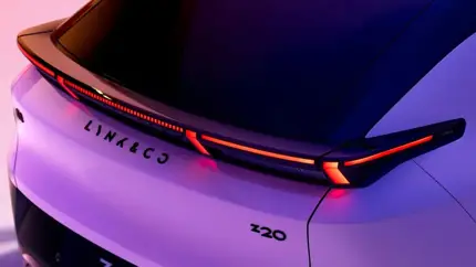 Lynk & Co 02 стал удобнее без громкого рестайлинга: что изменилось в электрическом SUV