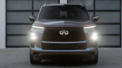 В России появилась возможность купить брутальный внедорожник Infiniti QX80 нового поколения: он скоро приедет к дилеру