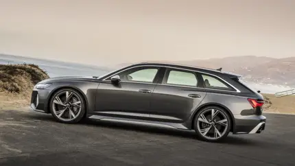 600 л.с., полный привод и 3,6 секунды до «сотни» - в РФ выставили на продажу Audi RS 6 Avant performance