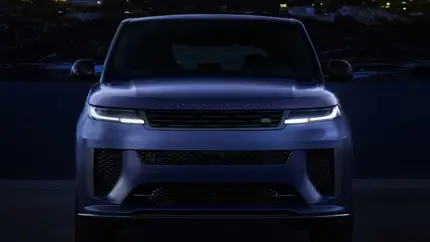 Всего три машины: уникальный Range Rover Sport SV с лыжами предложат только в США