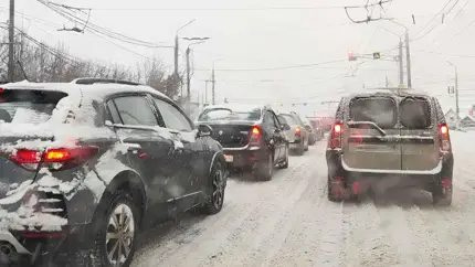 Полосы под снегом: автомобилистов предупредили о рисках штрафа за невидимую разметку