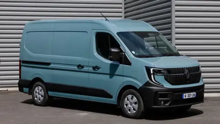 Renault Master 2027 обновили без смены внешности: раскрыты главные изменения