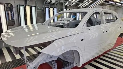 «Москвич М70» переводят на новую сборку: первый кузов уже собирают в столице