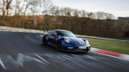 Обновленный Porsche 911 GT3 RS может удивить не только дизайном
