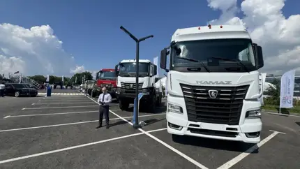 Компания «КАМАЗ» представила автотехнику на выставке в рамках саммита «Россия – АСЕАН»