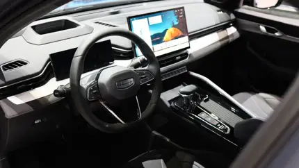 Негарантийный случай: Geely прокомментировала ситуацию с разрушением стекол на авто