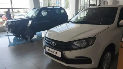 Как менялись объемы продаж новых авто в РФ в течение 13 лет: назван самый успешный год
