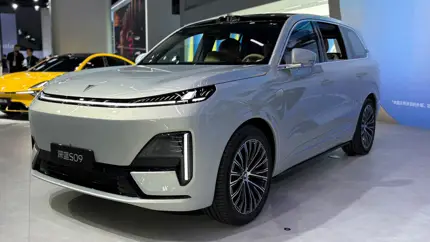 Deepal S09 проезжает 310 км без бензина: шестиместный SUV показали в Чэнду
