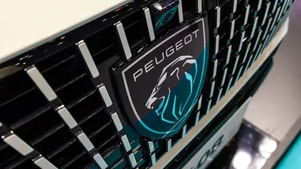 Peugeot готовит мощные полноприводные версии электрокроссоверов E-3008 и E-5008