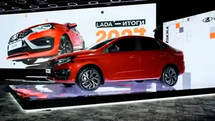 Приедут в июле: стало известно, когда начнутся отгрузки дилерам новых Lada Iskra