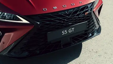 В России распродают прошлогодние седаны Omoda S5 GT от 2,1 млн рублей
