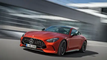 Почти 34 млн рублей: в Россию приехал суперкар Mercedes-Benz AMG GT 63