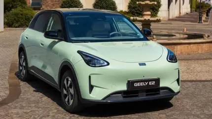 Три комплектации, 36 ассистентов и экран 14,6 дюйма: Geely E2 готов к продажам