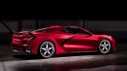 Возможности Chevrolet Corvette E-Ray проверили на прямой