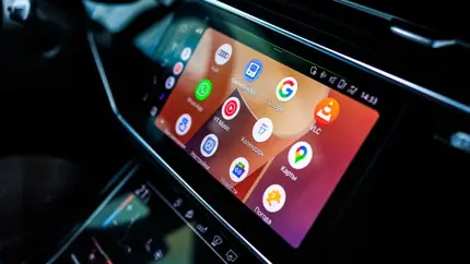 У контакта два телефона? Google готовит решение надоедливой проблемы в машине