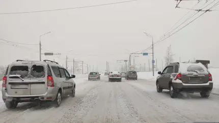 Сколько килограммов льда возят автомобили после снегопада