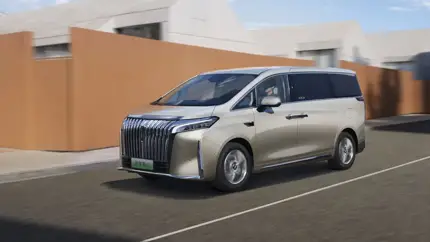 Great Wall привёз в Россию минивэн Wey 80 – названы сроки начала продаж