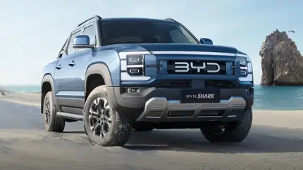 Китайский пикап BYD Shark добрался до России: гибрид, полный привод и большие кнопки
