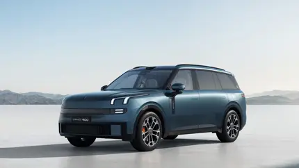 В РФ открыли прием заказов на новый флагманский кроссовер от Geely и Volvo