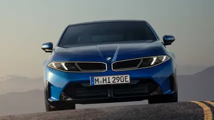 BMW против лишних экранов — но с 31-дюймовым телевизором в салоне
