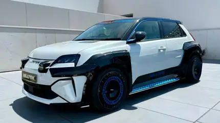 Выглядит радикально, но кузов резать не придется: новый тюнинг для Renault 5