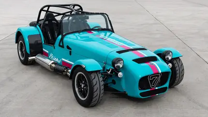 Два из 12 Caterham Seven Miami Special Edition предложили покупателям на Monterey Car Week