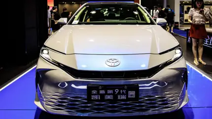 Новая Toyota Camry 2025 в России: обновления, комплектации и цены