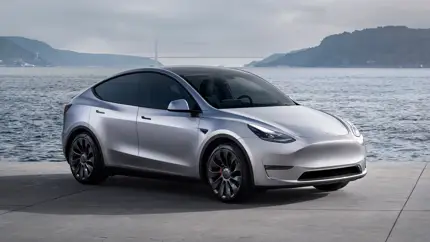 Заряженные электрокары Tesla Model Y и Fisker Ocean сразились в гонке на прямой