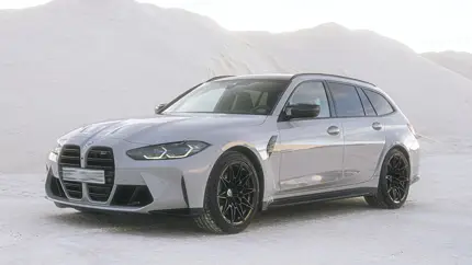 Два заряженных универсала Audi RS4 и BMW M3 сошлись в гонке на прямой