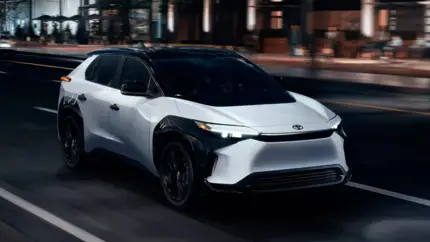 Японцы решили спихнуть неликвид нам: Toyota задействовала свои каналы, чтобы привести этот кроссовер