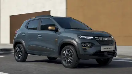 Бюджетные электрокроссоверы Dacia Spring добрались до России. Они стоят 1,2 млн рублей