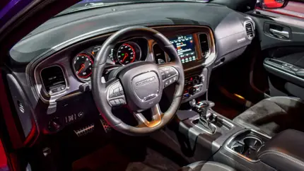 Более 1,6 млн автомобилей Chrysler, Dodge, Jeep и Ram попали под отзыв - все из-за камеры заднего вида