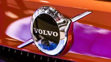 Названа дата дебюта флагманского кроссовера Volvo: первые подробности