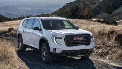 Мощный мотор, но не лучший расход: GMC Acadia проигрывает многим соперникам