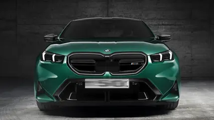 727 «лошадок», полный привод и 3,5 секунды до «сотни» -  в Россию едет новый BMW M5