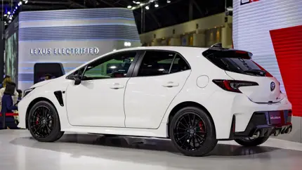 Toyota готовит обновление для GR Corolla: прототип новинки уже на дорожных испытаниях