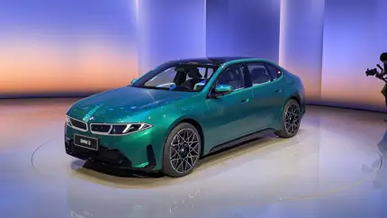 BMW готовит показ i3 LWB: Momenta, китайский ИИ и 1000+ км