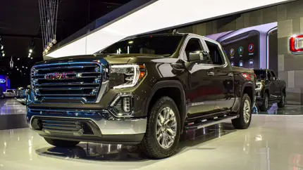 Мощнее, экономичнее и экологичнее: GM выпустит моторы V8 нового поколения