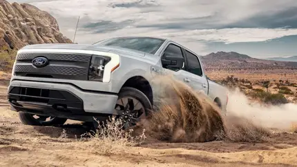 Ford F-150 Lightning почти исчез у дилеров: электрический пикап сменит формат