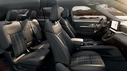 Авто превращают в офис: Ford запатентовал выдвижную клавиатуру