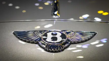 Bentley собиралась отказаться от бензина — теперь компания даже не называет дату