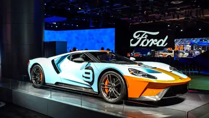 Дрэг-рейсинг каждого поколения Ford GT показал, как сильно продвинулись технологии за 50 лет
