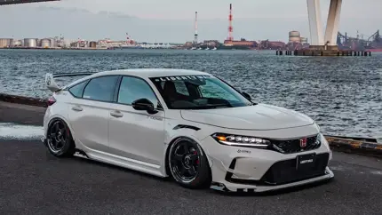 Без огромных расширителей, но с характером: Liberty Walk показала необычный Civic Type R