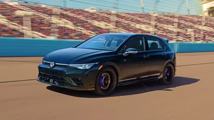 Toyota GR Corolla и Volkswagen Golf R сравнили в разгоне: победитель есть, но нюанс важнее