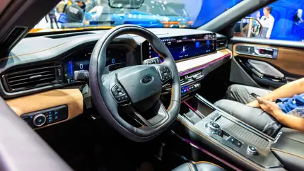 Ford придумал машину-регулировщика: как авто может заменить светофор