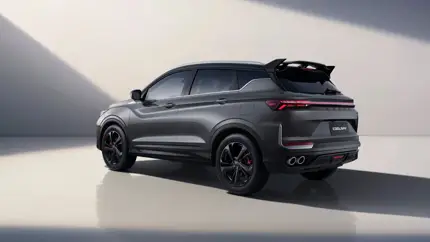 Geely Coolray больше не только лиловый: в РФ добавили два новых цвета кузова