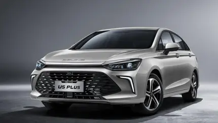 Российские дилеры начали принимать заказы на битопливые седаны BAIC