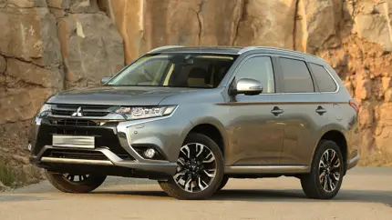 В России всё еще продаются новые Mitsubishi Outlander 2022 года: сколько за них просят