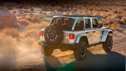 Владельцев Jeep ждет замена батарей из-за опасной неисправности