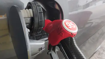 Названы три способа снизить расход топлива у авто